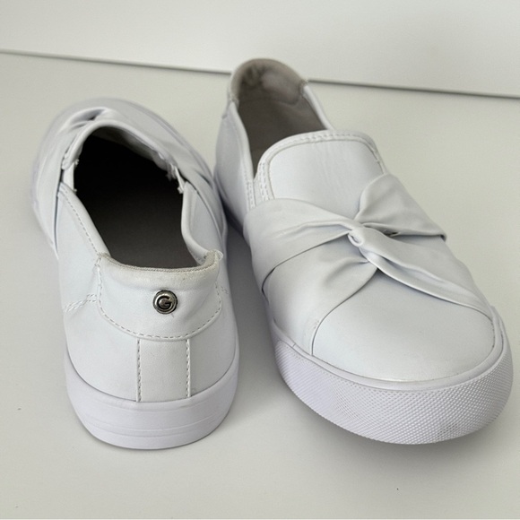 G by Guess Odelia Front Twist White Slip On Shoe Size 8.5M - Picture 3 of 9